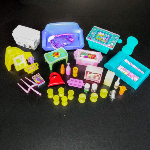 Barbie Toys 32pc Vintage Barbie Accessories Lot Miniature Doll Toys